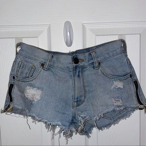 Kendall + Kylie Medium Rise Shorts
